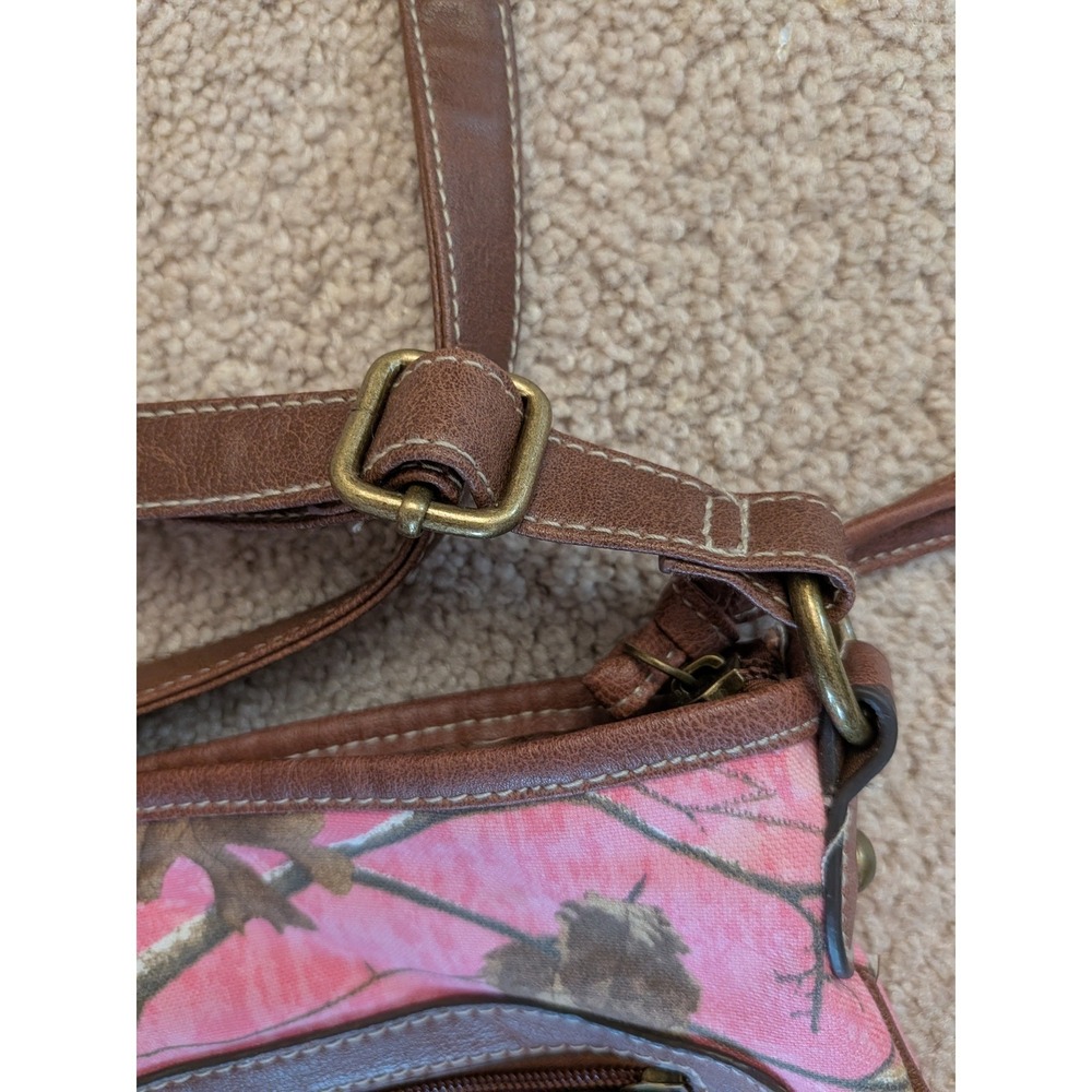 Realtree Xtra Colors Pink Camo Crossbody Bag Studded Trim NWT - Picture 5 of 11